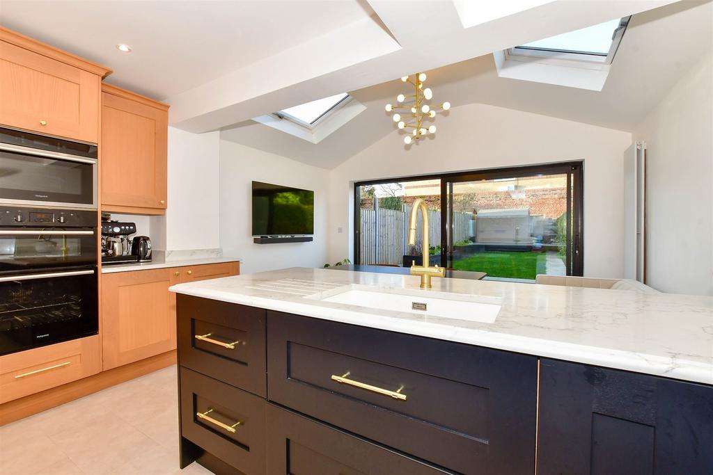Kitchen/Breakfast Room