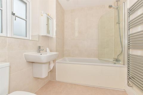 6 Richmond Way, Whitfield, Dover, CT16 3FN