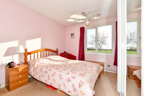 254 Anzio Crescent, Burgoyne Heights, Dover, CT15 5LZ