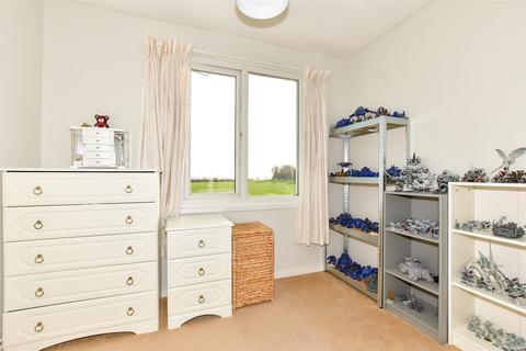 254 Anzio Crescent, Burgoyne Heights, Dover, CT15 5LZ