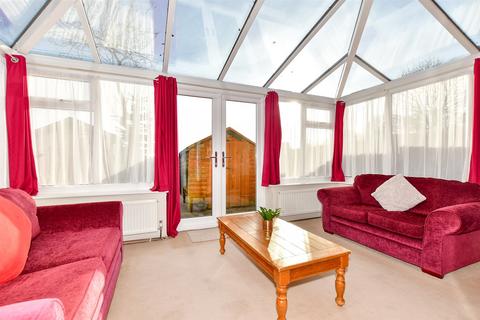 254 Anzio Crescent, Burgoyne Heights, Dover, CT15 5LZ