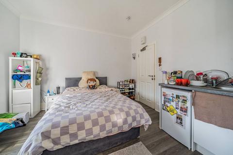 6 bedroom flat for sale, Robertson Street, Diamond Conservation Area, London, SW8
