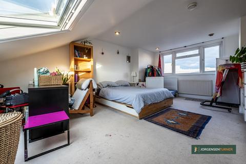 2 bedroom flat for sale, Frithville Gardens, Shepherds Bush, London