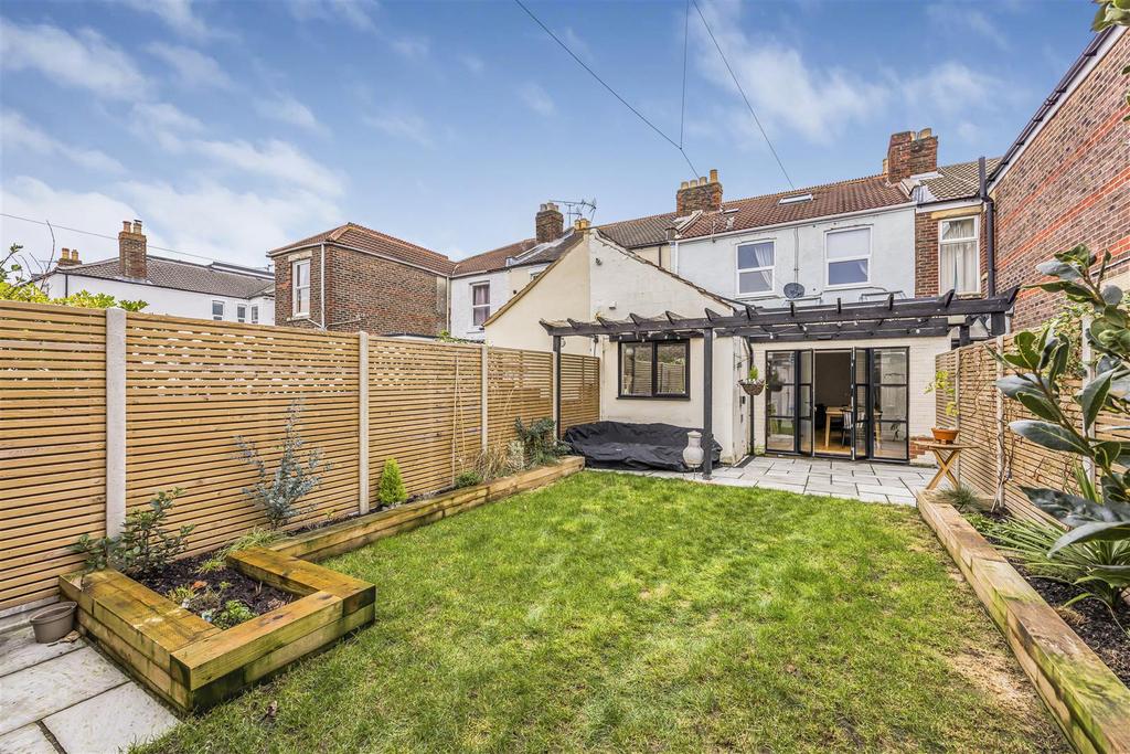 252 Laburnum Grove, Copnor-Portico Marketing-Sarah O