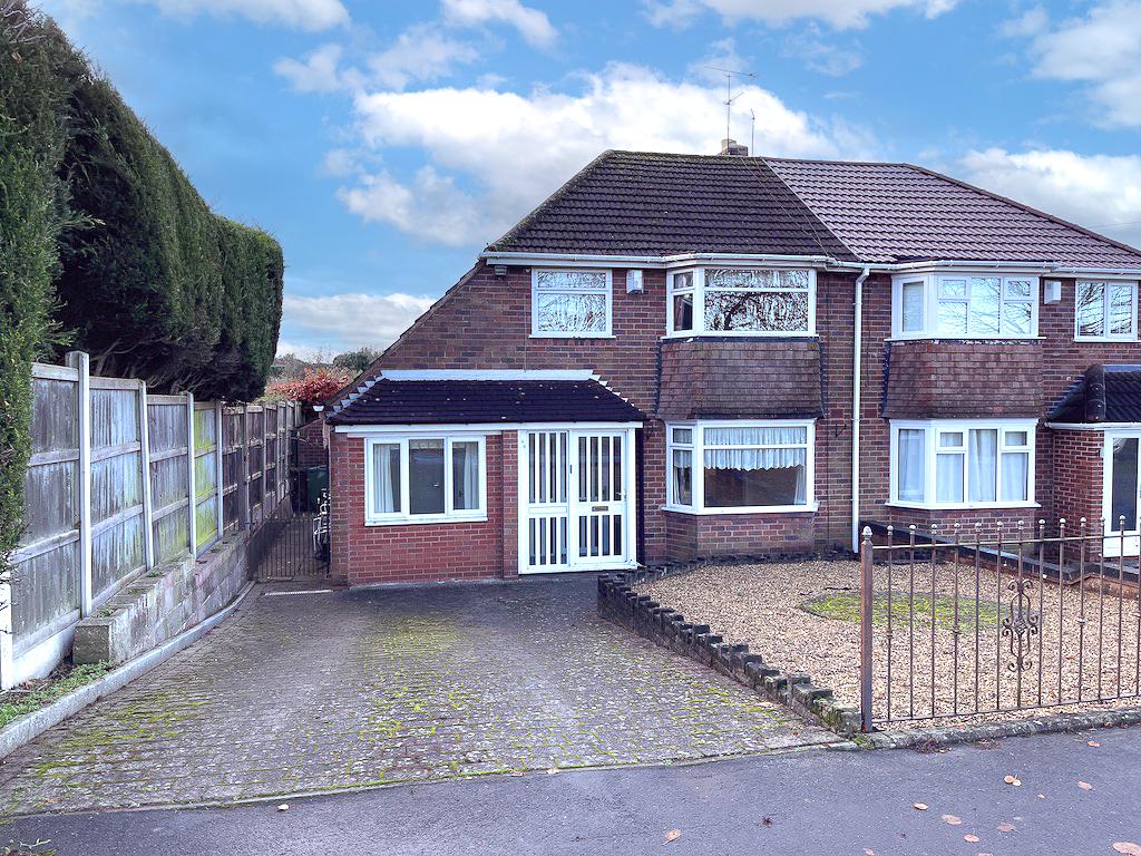 HALESOWEN Thornhill Road 4 bed semidetached house for sale £260,000