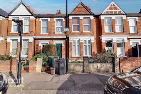 3 bedroom terraced house for sale, Clare Road, London