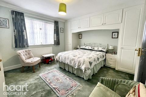 21 Clacton Road, Elmstead, Colchester, CO7 7DA