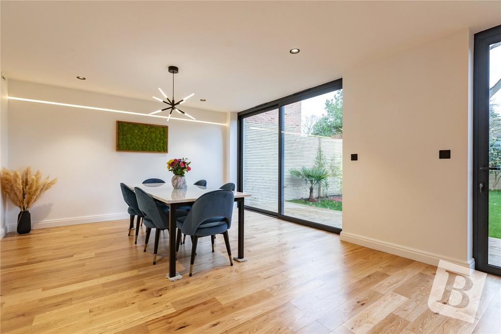 Kitchen/Dining Area