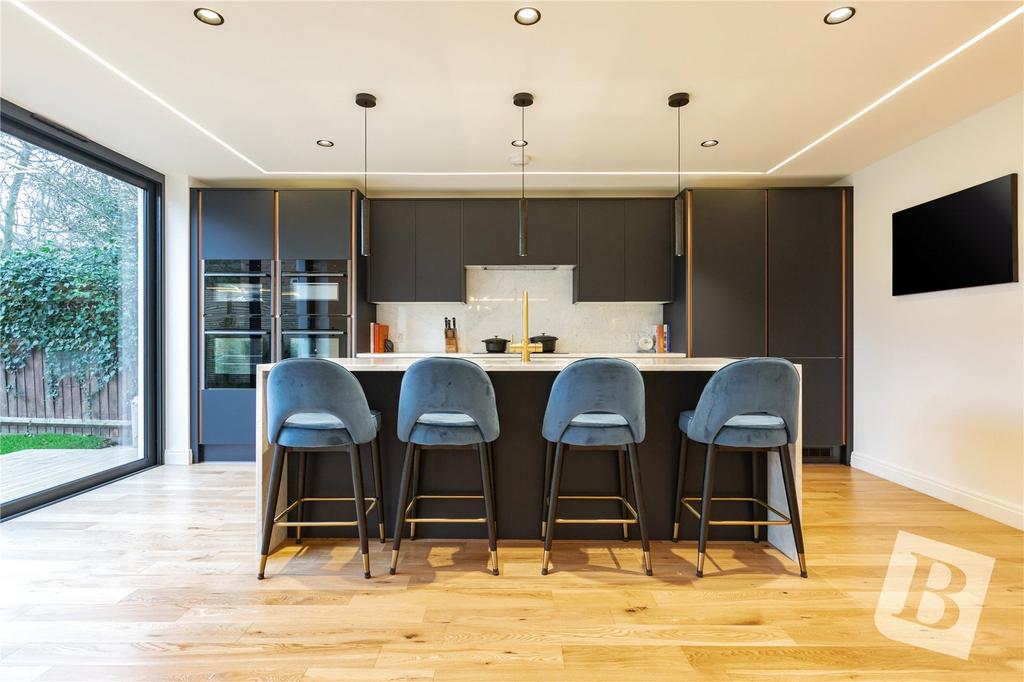 Kitchen/Dining Area