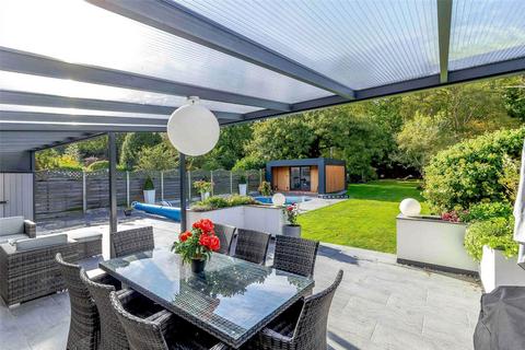69 The Meadows, Ingrave, Brentwood, CM13 3RW