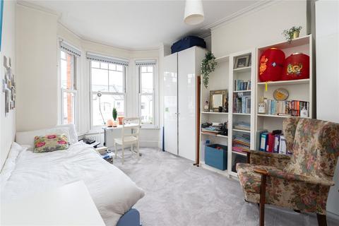 78 Replingham Road, London, SW18 5LW