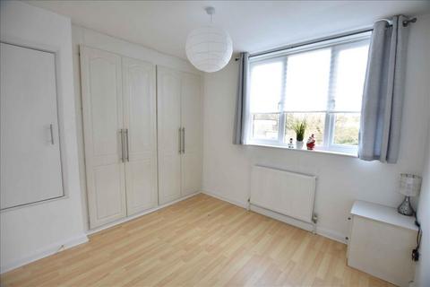 25 Padbury Close, Feltham, TW14 8SP