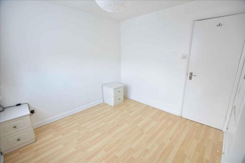 25 Padbury Close, Feltham, TW14 8SP