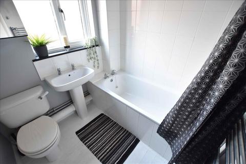 25 Padbury Close, Feltham, TW14 8SP