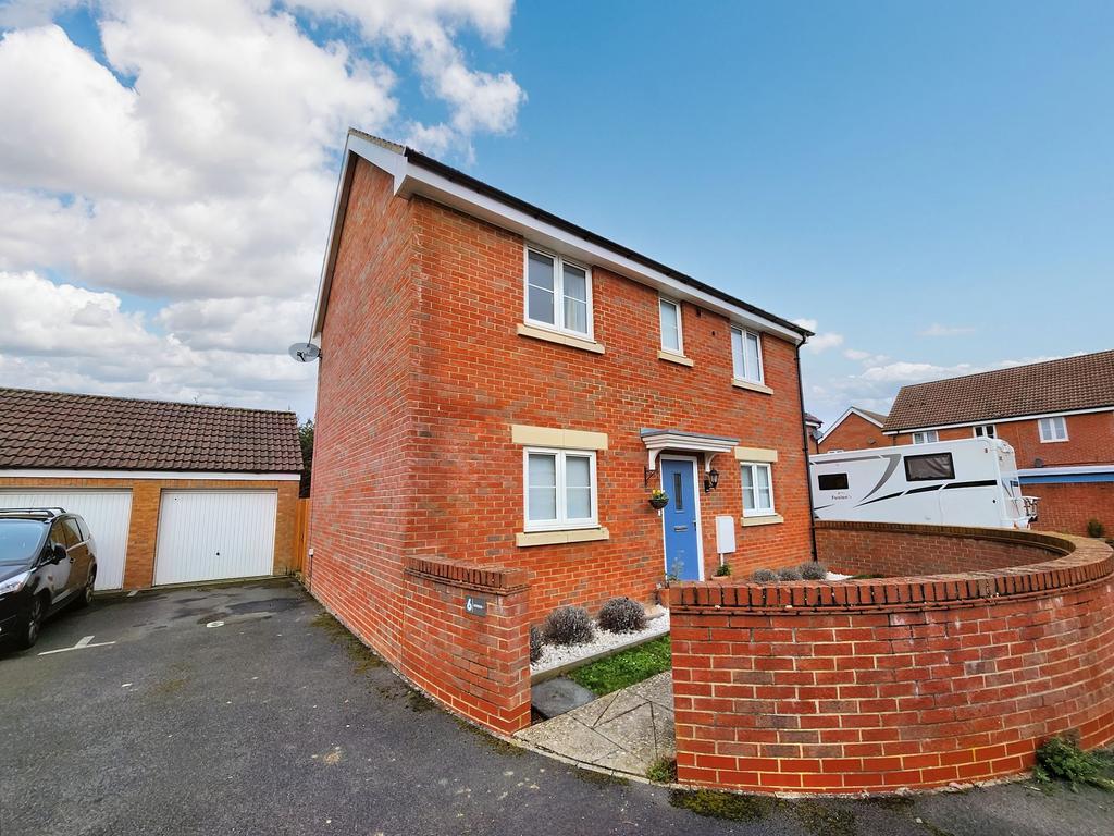 Staverton, Trowbridge BA14 3 bed link detached house for sale £325,000