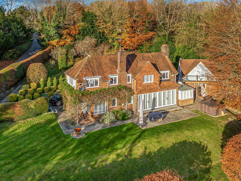 Givons Grove, Leatherhead 5 bed detached house for sale £2,000,000