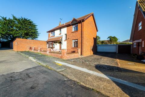 5 Broadlands, Thundersley, Benfleet, SS7 3BD