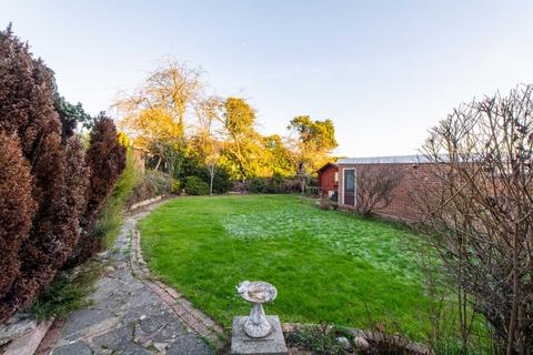 5 Broadlands, Thundersley, Benfleet, SS7 3BD