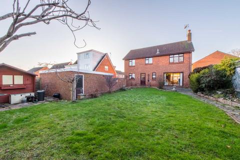 5 Broadlands, Thundersley, Benfleet, SS7 3BD
