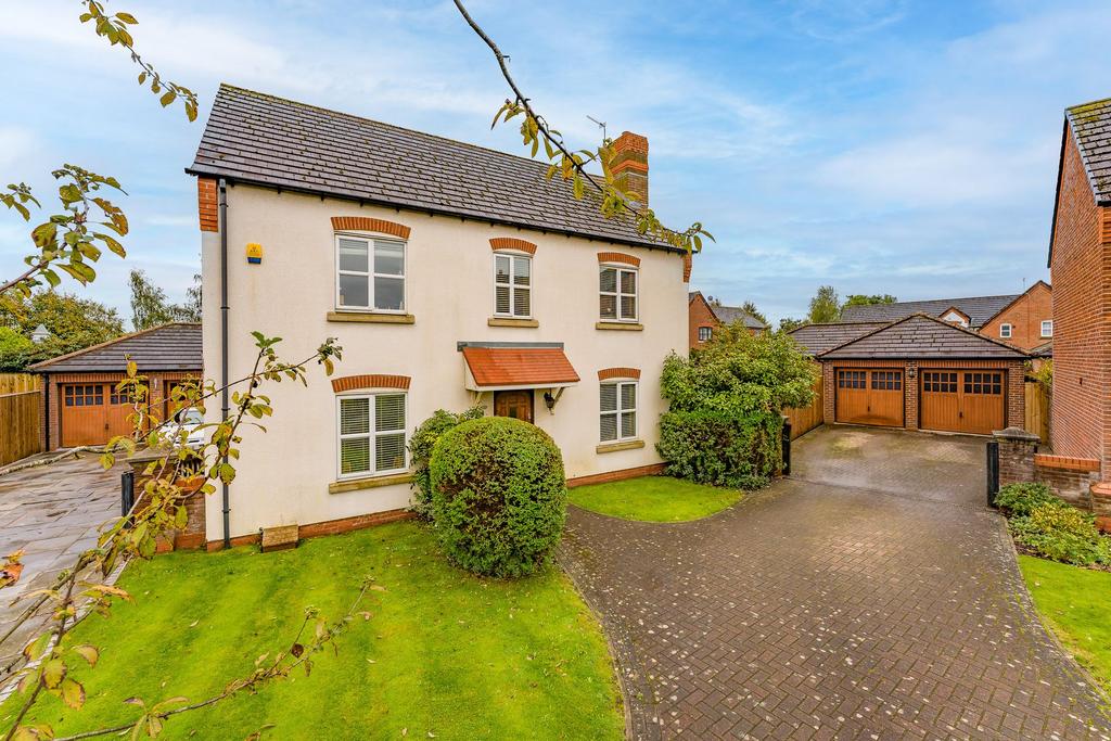 Widnes, Widnes WA8 4 bed detached house for sale £450,000