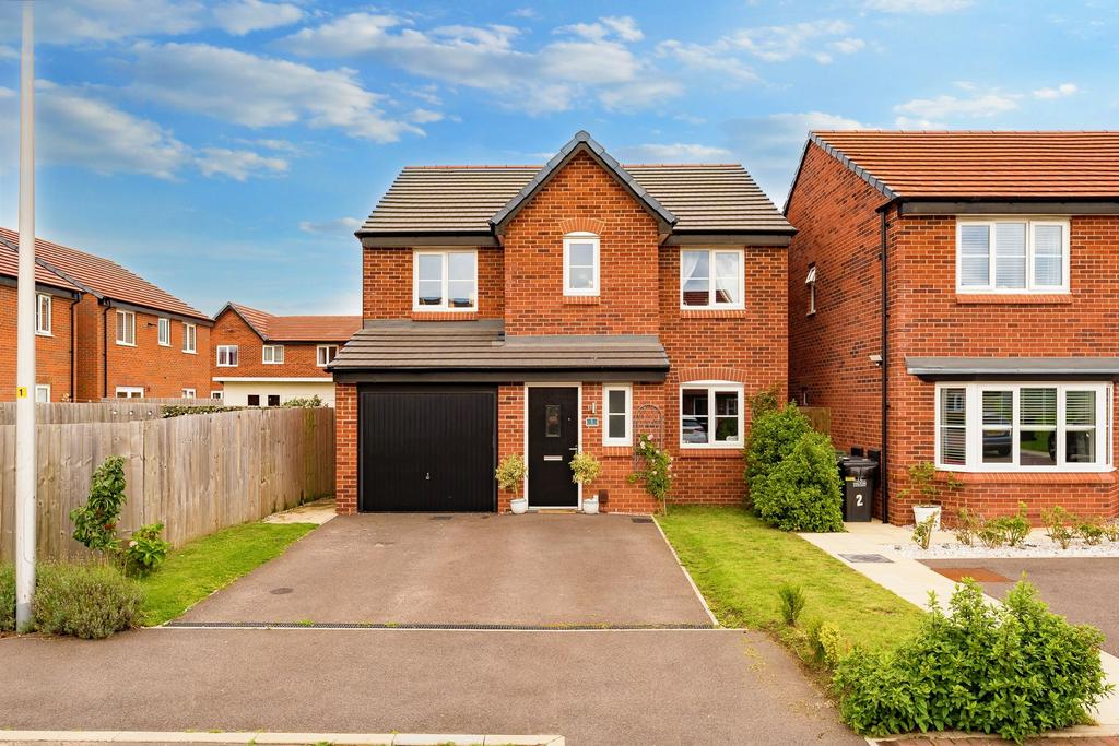 Widnes, Widnes WA8 4 bed detached house for sale £350,000