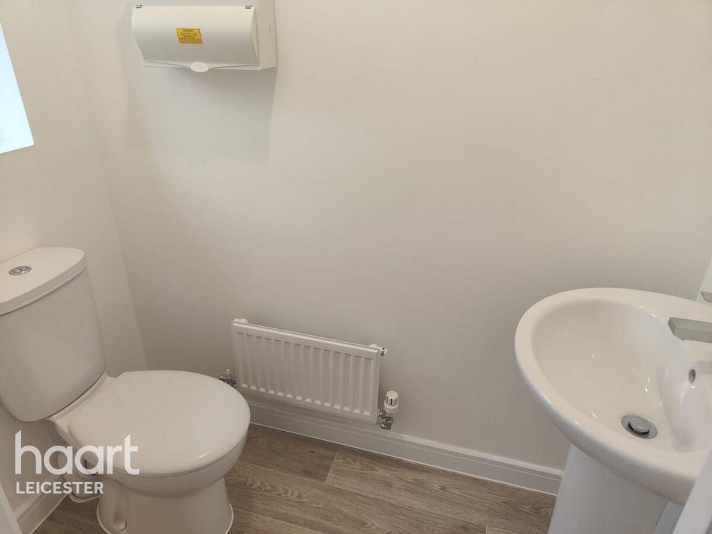 Penny Lane, Oadby 2 bed end of terrace house for sale £140,000
