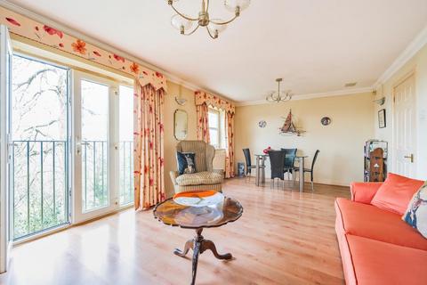 2 bedroom flat for sale, Woking,  Surrey,  GU21