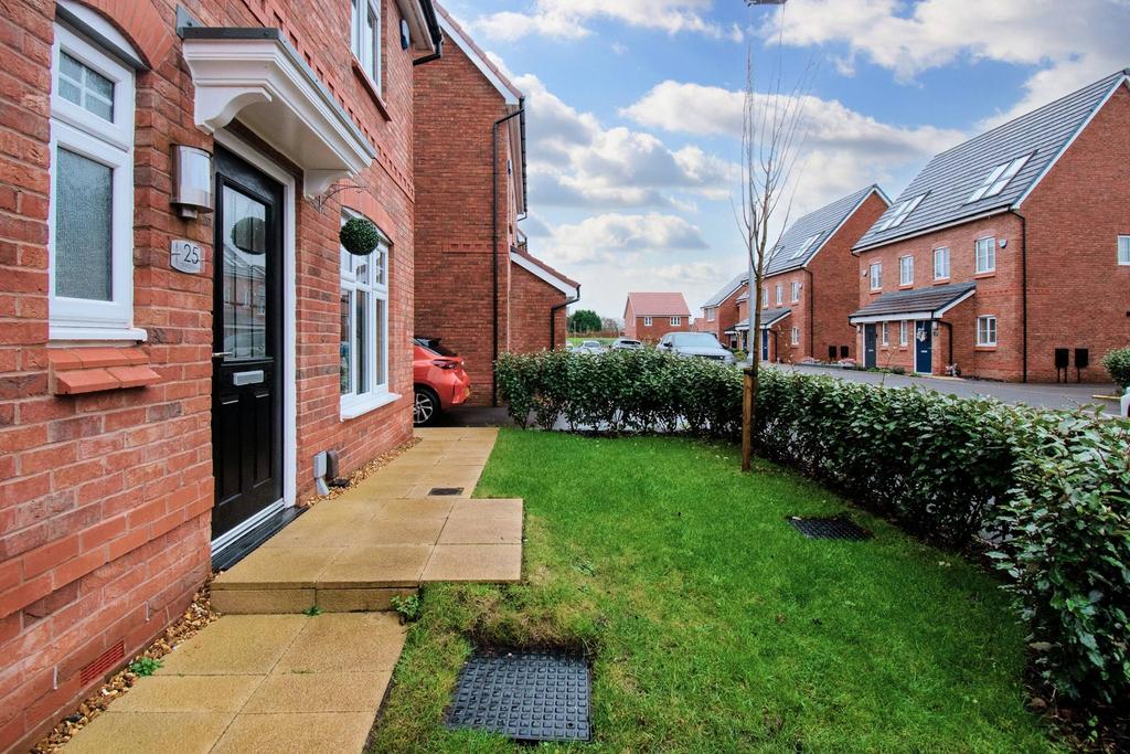 Grassendale, St. Helens, WA9 3 bed detached house for sale £255,000