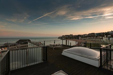 3 bedroom flat for sale, Pier Approach, Broadstairs, CT10