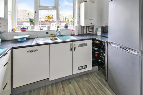 52 Kildare Close, Bordon, GU35 0HW