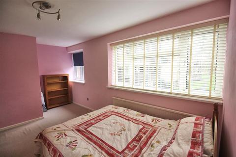 52 Kildare Close, Bordon, GU35 0HW