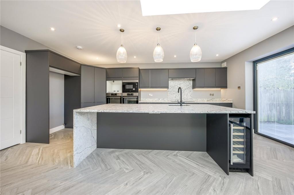 Kitchen/Dining Rm