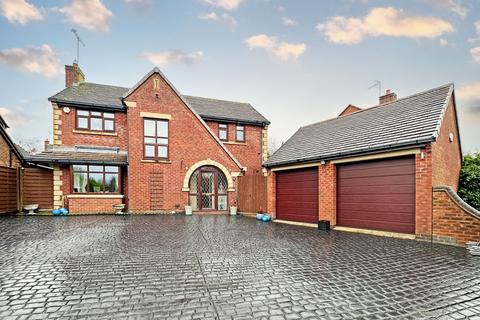 12 Ashborough Drive, Solihull, B91 3XN