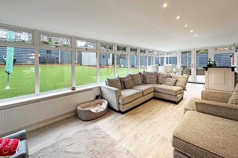 12 Ashborough Drive, Solihull, B91 3XN