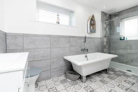 51 Aviemore Drive, Fearnhead, Warrington, WA2 0TQ