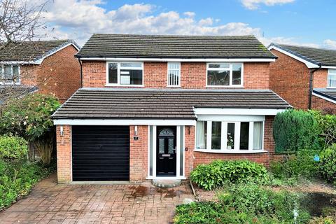 4 bedroom detached house for sale, Redwood Close, Woolston, WA1