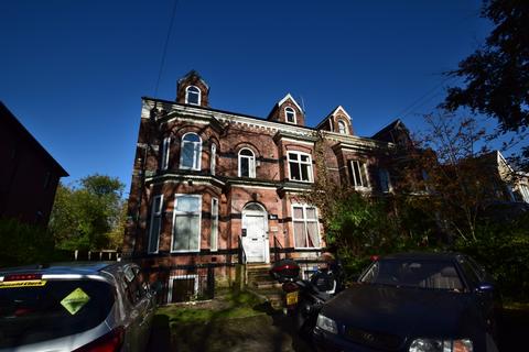 2 bedroom flat to rent, Wellington Road, Whalley Range, Manchester. M16 8EX