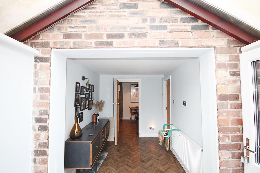 Eastford Road, Warrington, WA4 3 bed semidetached house £1,250 pcm