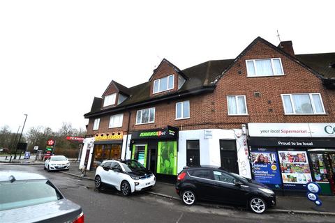 3 bedroom maisonette to rent, Baber Bridge Parade, Feltham