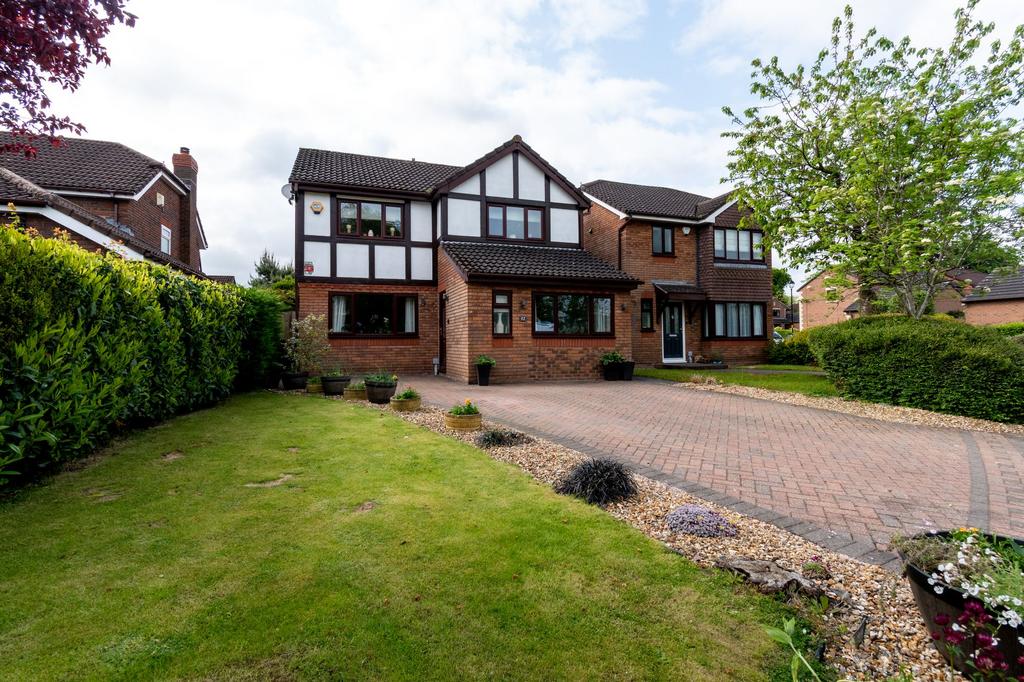 Doeford Close, Culcheth, WA3 4 bed detached house £550,000