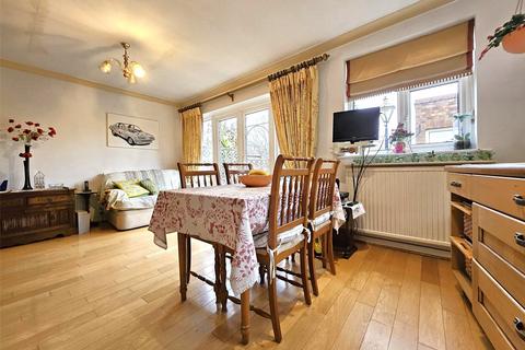 3 bedroom semi-detached house for sale, Fairdale Gardens, Hayes, Greater London, UB3