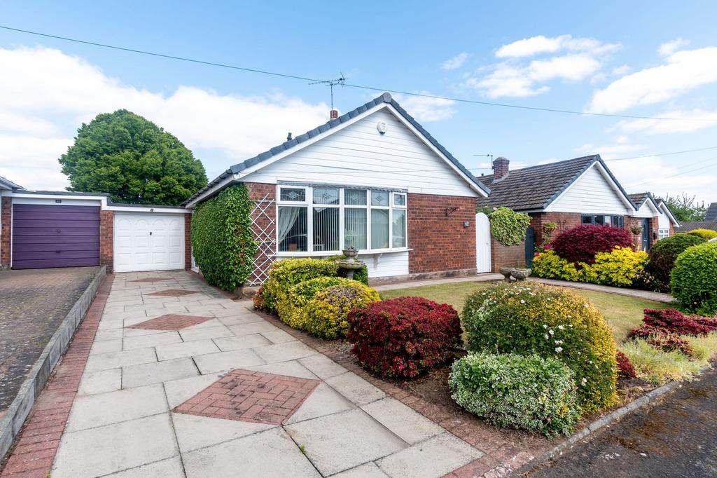 Falcondale Road, Winwick, WA2 2 bed detached bungalow for sale £295,000