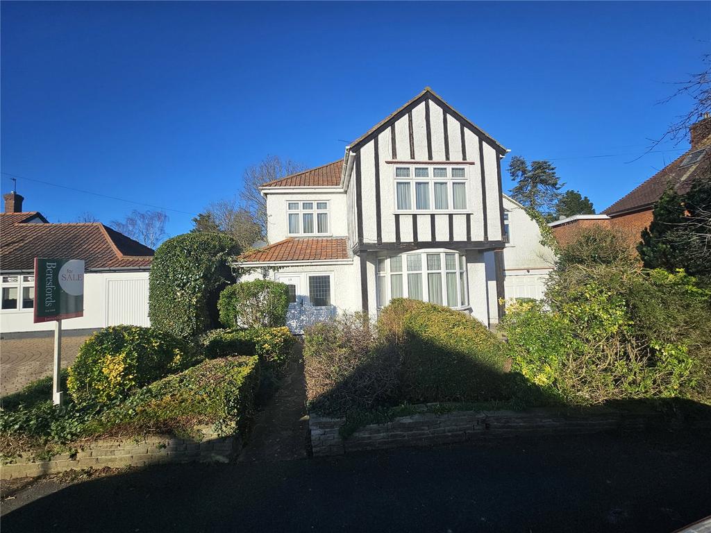 Links Avenue, Gidea Park, RM2 4 bed detached house for sale £945,000