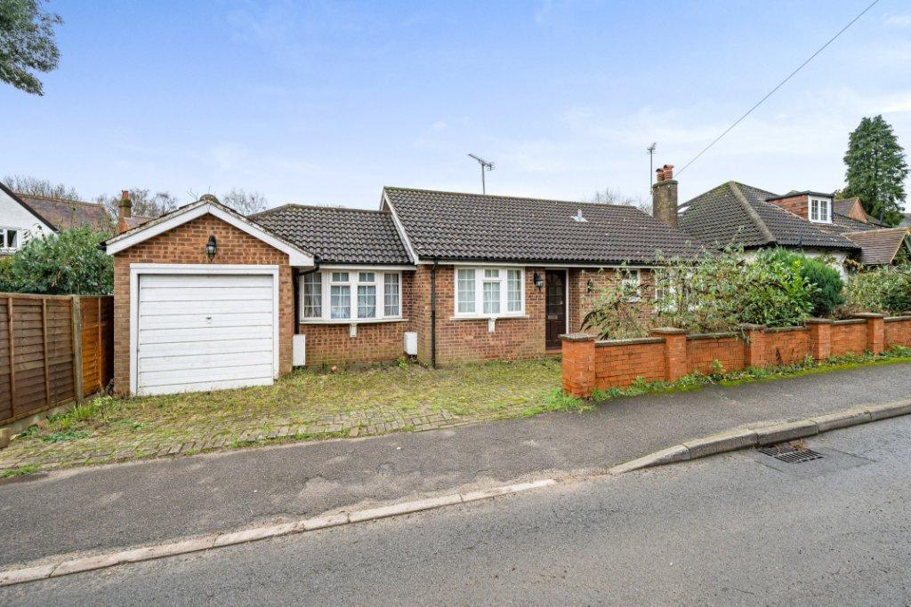 Chapel Road, Tadworth, Surrey 3 bed bungalow £390,000