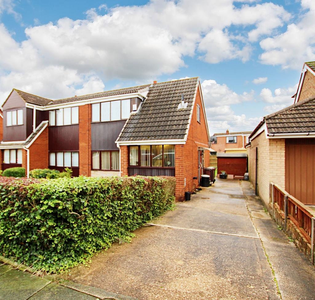 Girvan Crescent, AshtonInMakerfield, WN4 3 bed semidetached bungalow for sale £189,949