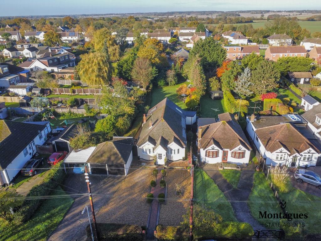 Weald Bridge Road, North Weald, CM16 3 bed bungalow for sale £765,000
