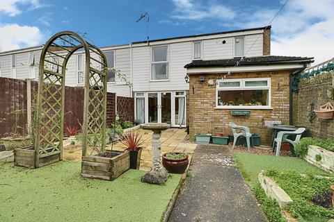 33 Cairngorm Close, Basingstoke, RG22 5DS