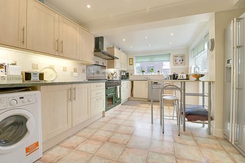 33 Cairngorm Close, Basingstoke, RG22 5DS