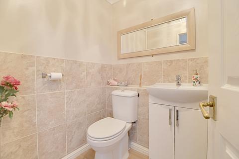 33 Cairngorm Close, Basingstoke, RG22 5DS