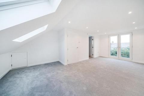24 Vines Avenue, London, N3 2QD